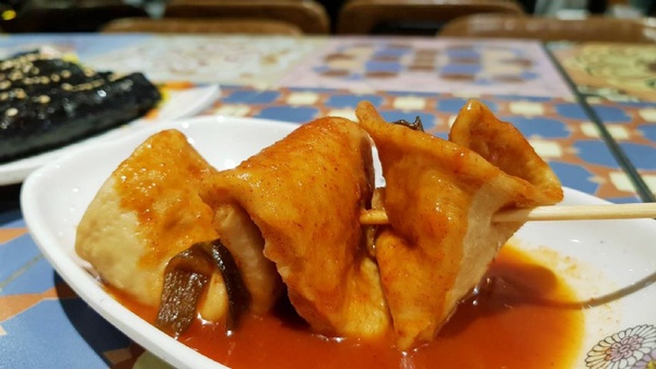 順喜家台灣一號店開幕囉！韓國順喜家超夯的綠豆煎餅＆麻藥飯捲，現在就在台北新光三越南西～