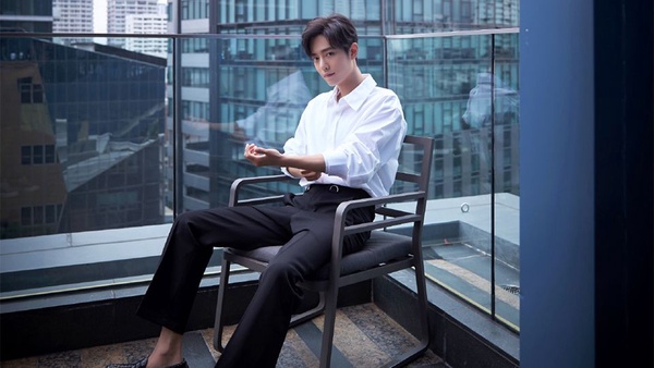 《陳情令》泰國見面會7男神造型盤點！肖戰、王一博默契情侶裝，全場最騷包是他