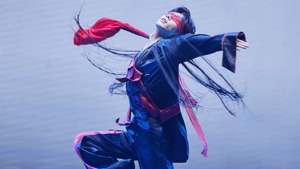 《陳情令》泰國見面會7男神造型盤點！肖戰、王一博默契情侶裝，全場最騷包是他
