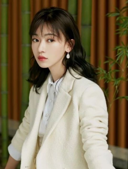 2019秋冬「捲髮」髮型推薦！Blackpink Lisa、吳謹言髮型網友討論度爆表，楊丞琳的捲髮點名率最高！