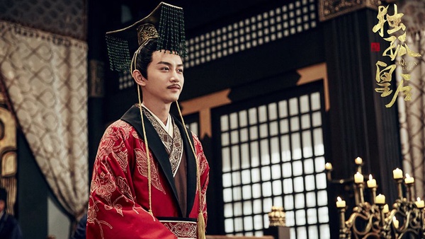 2019人氣男星陸劇成績排行榜TOP 10！鄧倫的網播量勝過《陳情令》，最後一名三部劇口碑皆低