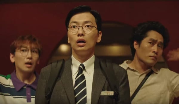 《很便宜，千里馬超市》首集6大笑點，金炳哲化身「一日向日葵」，巴亞族人力手推車超魔性！