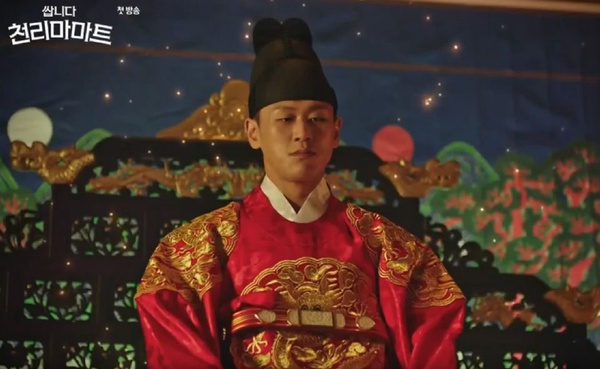 《很便宜，千里馬超市》首集6大笑點，金炳哲化身「一日向日葵」，巴亞族人力手推車超魔性！