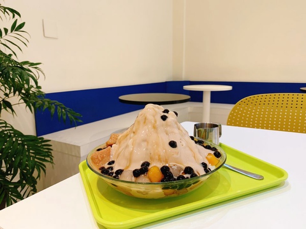 熱門打卡創意冰店「早點甜品 early ice」大推薦！炸麵包夾霜淇淋讓你體驗冰與火的衝擊美味！