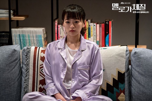 《浪漫的體質》16句經典台詞，「機會不就是這樣嗎？都會被皺紋搶走」千玗嬉金句頻出，又喪又治癒！