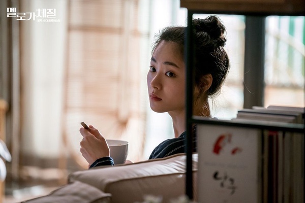 《浪漫的體質》16句經典台詞，「機會不就是這樣嗎？都會被皺紋搶走」千玗嬉金句頻出，又喪又治癒！