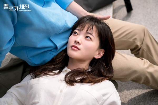 《浪漫的體質》16句經典台詞，「機會不就是這樣嗎？都會被皺紋搶走」千玗嬉金句頻出，又喪又治癒！