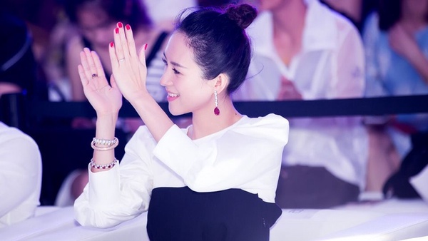 陸網評選女星好感指數排行榜TOP 10！趙麗穎進前十、楊紫奪第四，第一名不意外