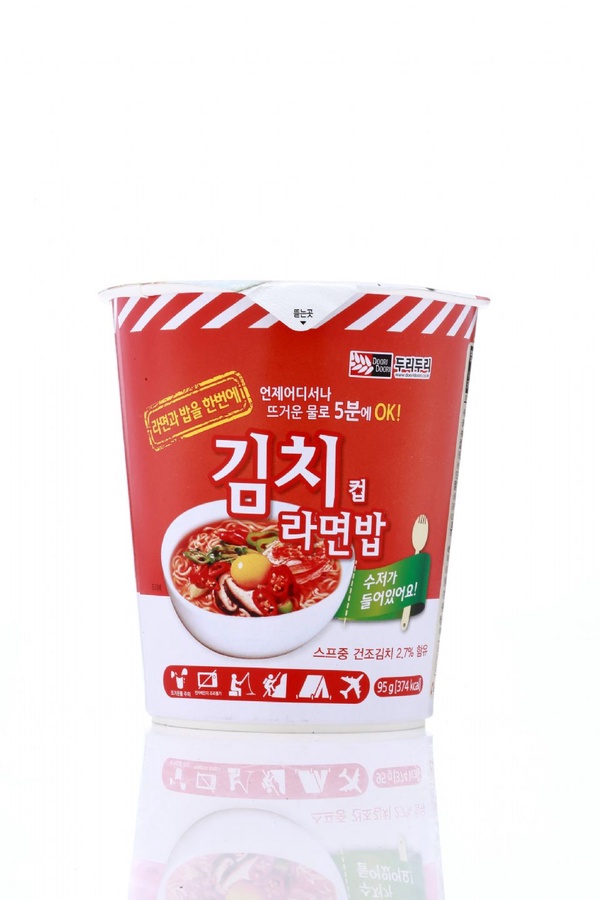 「韓國Doori Doori泡麵泡飯」就在全家！韓國超道地吃法的「韓國Doori Doori泡麵泡飯」，現在杯裝的全家也買得到囉～