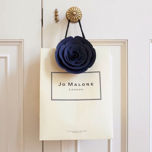 Jo Malone 2019聖誕滿額好禮公開！香水專屬配飾、客製午夜藍聖誕吊飾球，超精緻必收藏