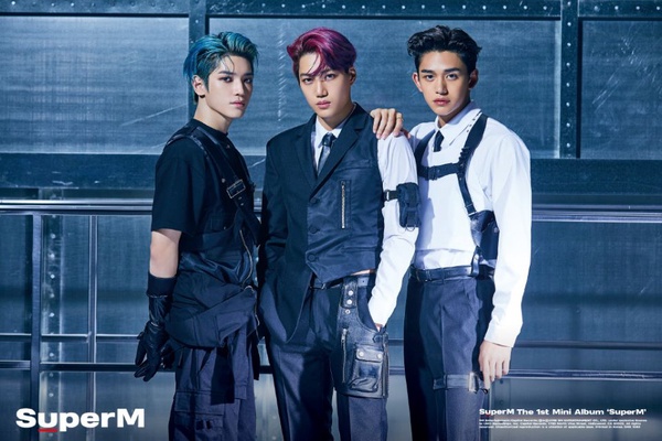 10月KPOP好熱鬧！IU不開酒店回去唱歌，SJ、SuperM接連出輯，SM賺飽飽！