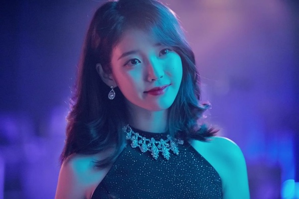10月KPOP好熱鬧！IU不開酒店回去唱歌，SJ、SuperM接連出輯，SM賺飽飽！