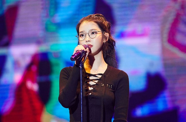 10月KPOP好熱鬧！IU不開酒店回去唱歌，SJ、SuperM接連出輯，SM賺飽飽！