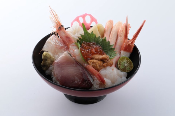日本名店「冰見海鮮丼 粋鮨」台北首店登場，人氣「冰見特上海鮮丼、冰見特上握壽司」都是必點招牌！