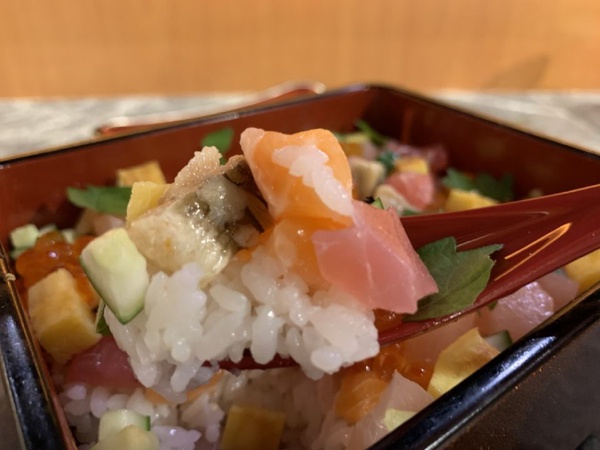 日本名店「冰見海鮮丼 粋鮨」台北首店登場，人氣「冰見特上海鮮丼、冰見特上握壽司」都是必點招牌！