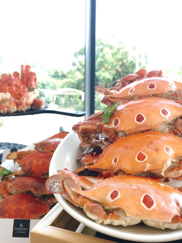 海鮮控快筆記！萬麗酒店士林廚房自助餐廳推秋蟹料理吃到飽！還有帝王蟹腳任你吃，只要這個價錢就可以吃到飽！