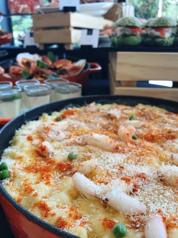 海鮮控快筆記！萬麗酒店士林廚房自助餐廳推秋蟹料理吃到飽！還有帝王蟹腳任你吃，只要這個價錢就可以吃到飽！