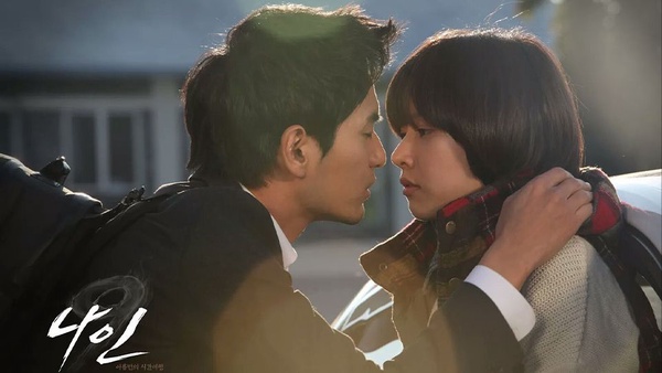 《最普通的戀愛》孔曉振讚金來沅超會吻！韓網評選7位「KISS匠人」，孔劉、朴敘俊吻功了得網友也肯定