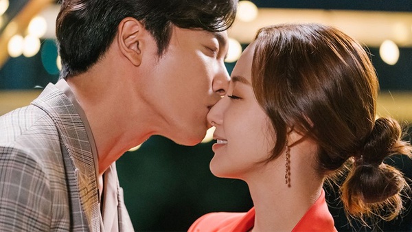 《最普通的戀愛》孔曉振讚金來沅超會吻！韓網評選7位「KISS匠人」，孔劉、朴敘俊吻功了得網友也肯定