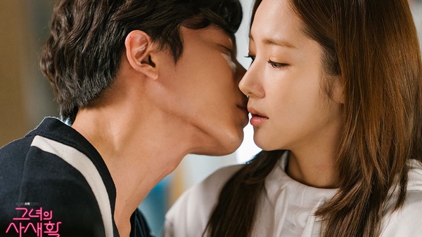 《最普通的戀愛》孔曉振讚金來沅超會吻！韓網評選7位「KISS匠人」，孔劉、朴敘俊吻功了得網友也肯定