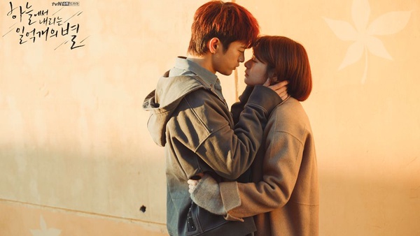 《最普通的戀愛》孔曉振讚金來沅超會吻！韓網評選7位「KISS匠人」，孔劉、朴敘俊吻功了得網友也肯定