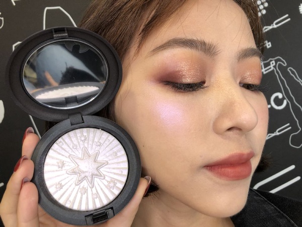 MAC X Pony夢幻塔羅聯名系列台灣限量開賣！「星月浮雕打亮盤」、「塔羅眼影盤」超美剁手手也要收！加碼秋冬新品眼影盤推薦