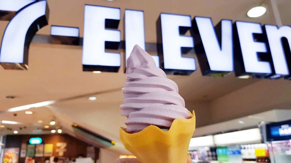7-11「芋香霜淇淋」季節限定！使用台灣國產芋頭的「芋香霜淇淋」，即日起7-11限時2個月販售～