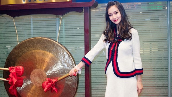 劉詩詩產後五個月首亮相！12女星產前V.S.產後，楊幂、楊穎少女身材太逼人，安以軒一個月就現身