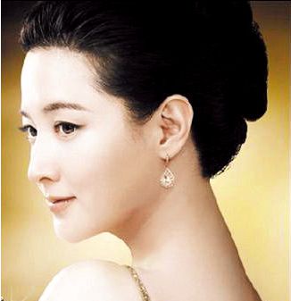 ［女神新指標］神級美女下巴！不用整型，全靠這招修容！
