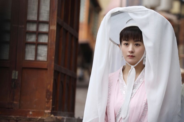 《陳情令》師姐江厭離化身斗笠俠女！12位戴斗笠的古裝女神，張鈞甯美豔、趙麗穎可愛
