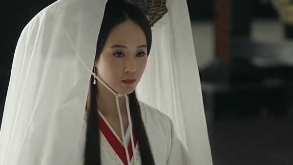 《陳情令》師姐江厭離化身斗笠俠女！12位戴斗笠的古裝女神，張鈞甯美豔、趙麗穎可愛