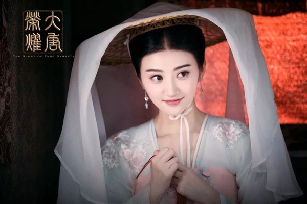 《陳情令》師姐江厭離化身斗笠俠女！12位戴斗笠的古裝女神，張鈞甯美豔、趙麗穎可愛