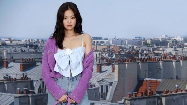 2020春夏時裝週13女星未修V.S.精修！秦嵐真瘦、沈月好像瘦，迪麗熱巴美腿竟然歪了