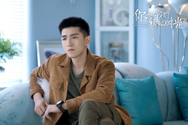 11位霸道總裁穿搭風格各不同！《十年三月》竇驍高領毛衣上熱搜，張翰、鄧倫帥到沒人性