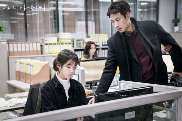 《李小姐》惠利、金相慶差22歲！8對「大叔配少女」CP，第2、8對父女感強到難入坑