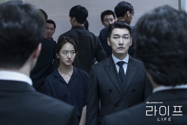 《李小姐》惠利、金相慶差22歲！8對「大叔配少女」CP，第2、8對父女感強到難入坑