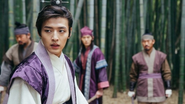 《魷魚遊戲2》姜河那10個令人印象深刻的作品!曾曖昧IU、金智媛，憑藉這部奪得百想影帝