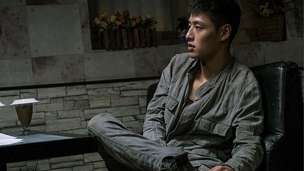 《魷魚遊戲2》姜河那10個令人印象深刻的作品!曾曖昧IU、金智媛，憑藉這部奪得百想影帝