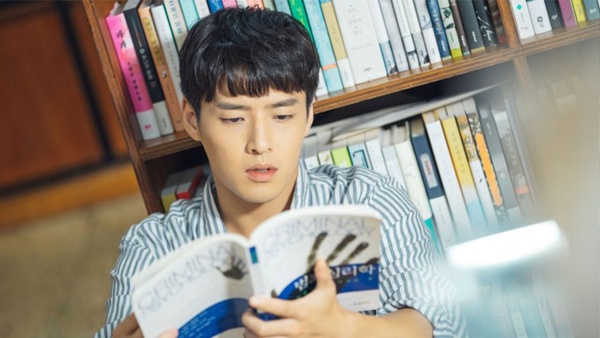 《魷魚遊戲2》姜河那10個令人印象深刻的作品!曾曖昧IU、金智媛，憑藉這部奪得百想影帝