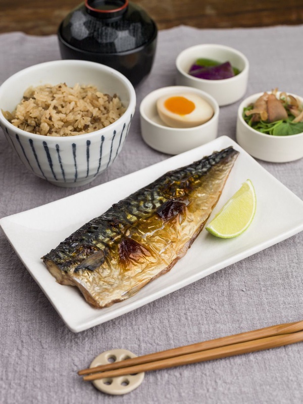 人氣米食專賣「Rice Café杓文字」進駐京站時尚廣場，還有獨家蛙蛙定食讓你吃完還可以夾娃娃！