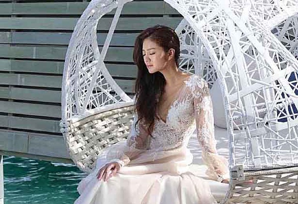 「我結婚，一定是為了愛情。」翻過「安式高牆」後，迎來的是最美麗的新娘－安以軒
