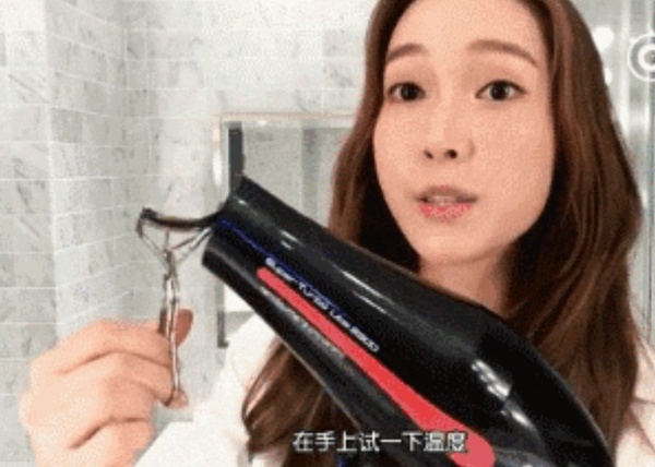 短睫毛、垂睫毛必看！掌握刷夾技巧免接睫毛，初學者也能速成根根分明、不易塌開花翹睫毛！