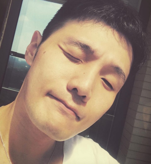 李榮浩月瘦8公斤，減肥菜單＆減肥秘訣公開！李榮浩比運動管用的減肥技巧、醫生也讚