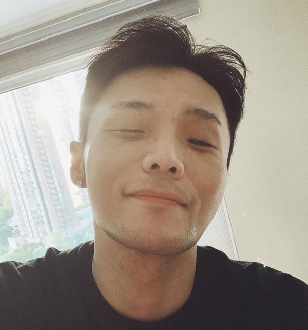李榮浩月瘦8公斤，減肥菜單＆減肥秘訣公開！李榮浩比運動管用的減肥技巧、醫生也讚