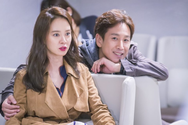 孔曉振、IU替《檢察官內戰》應援！李善均搭過的8位女星，配宋智孝好像在看Running Man