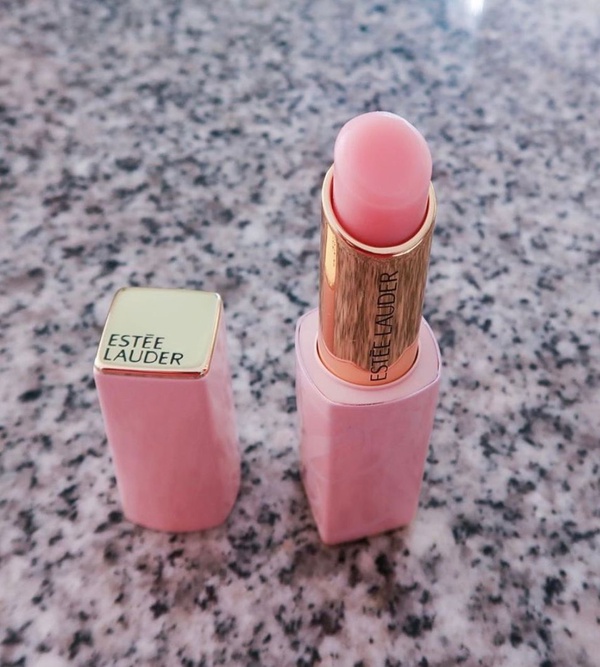 6款PTT網友好評「潤色護唇膏」推薦！BOBBI BROWN、雅詩蘭黛、DIOR顏色嫩到想激吻，雪花秀「宋慧喬色」招桃花必入手！