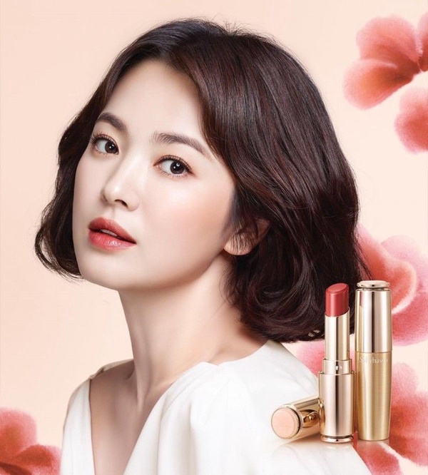 6款PTT網友好評「潤色護唇膏」推薦！BOBBI BROWN、雅詩蘭黛、DIOR顏色嫩到想激吻，雪花秀「宋慧喬色」招桃花必入手！