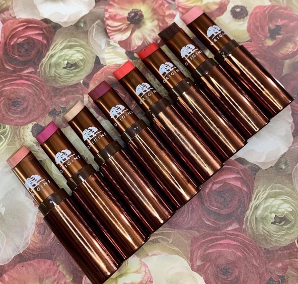 6款PTT網友好評「潤色護唇膏」推薦！BOBBI BROWN、雅詩蘭黛、DIOR顏色嫩到想激吻，雪花秀「宋慧喬色」招桃花必入手！