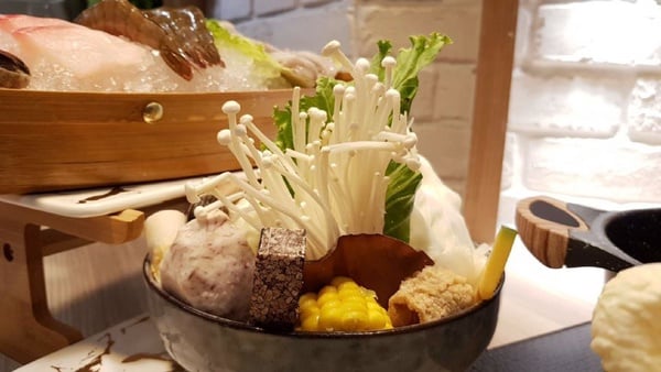 星野肉肉鍋來新光三越a11了！高雄超夯的星野肉肉鍋，開幕期間還加碼第二人半價的優惠～