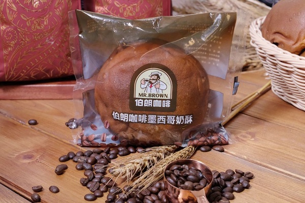 萊爾富Ｘ伯朗咖啡！三款伯朗咖啡系列麵包，其中爆餡的「伯朗咖啡夾心吐司」絕對必吃～